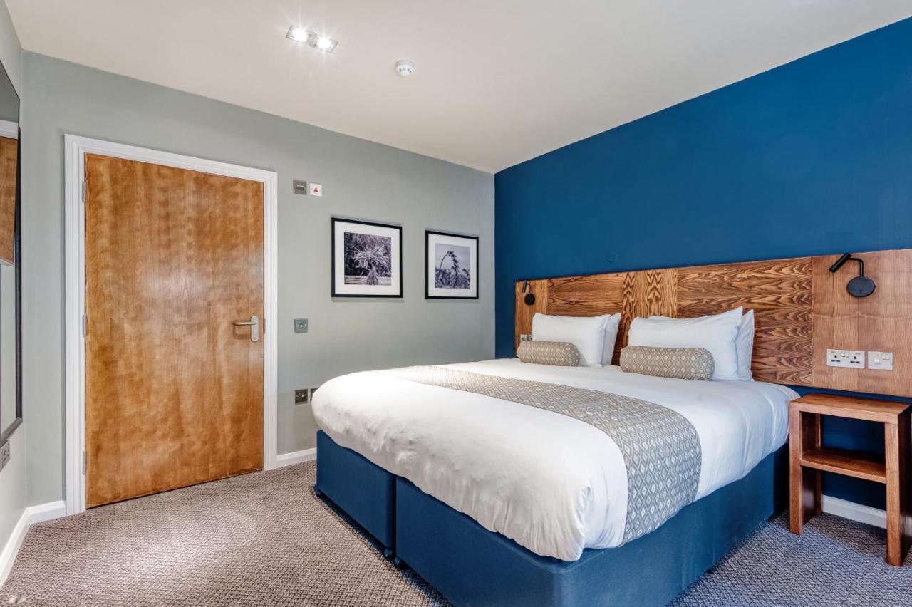 The Wheatsheaf By Innkeeper'S Collection Woking Exterior photo